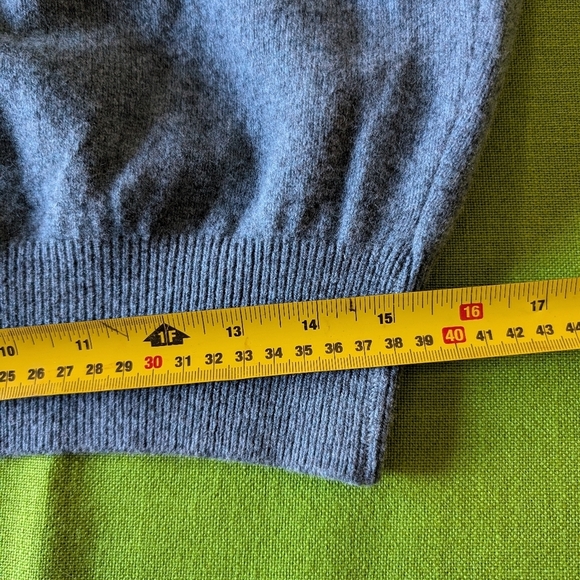 173- NWT Burberrys 100% wool vest, youth L, mens S - Picture 7 of 10